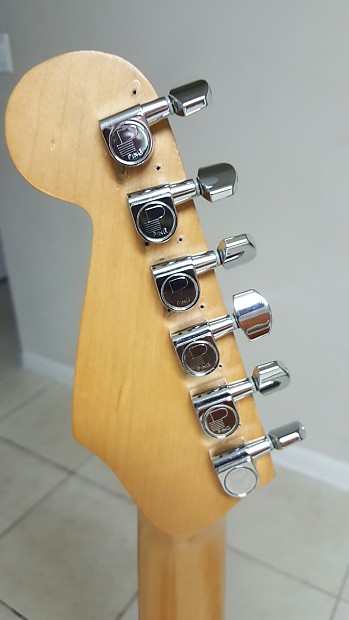 ギター GUITAR LEGEND STRATOCASTER Legend Stratocaster 1990-2000s, Made in China - YouTube