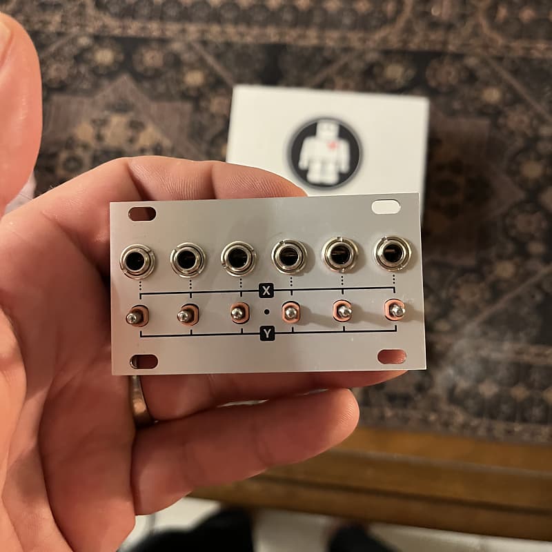 Intellijel Switched Mult 1U