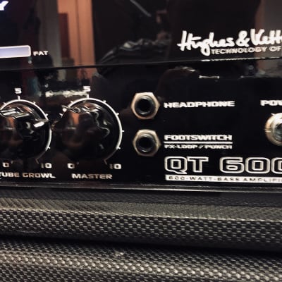 Hughes & Kettner QT 600 ベース用アンプ Hughes & Kettner QT 600 ベース用アンプ