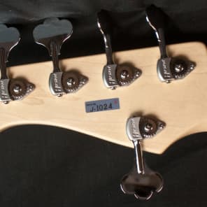 Xotic XJ-1T 5-string Alder Black Cherry Metallic Bass 1024