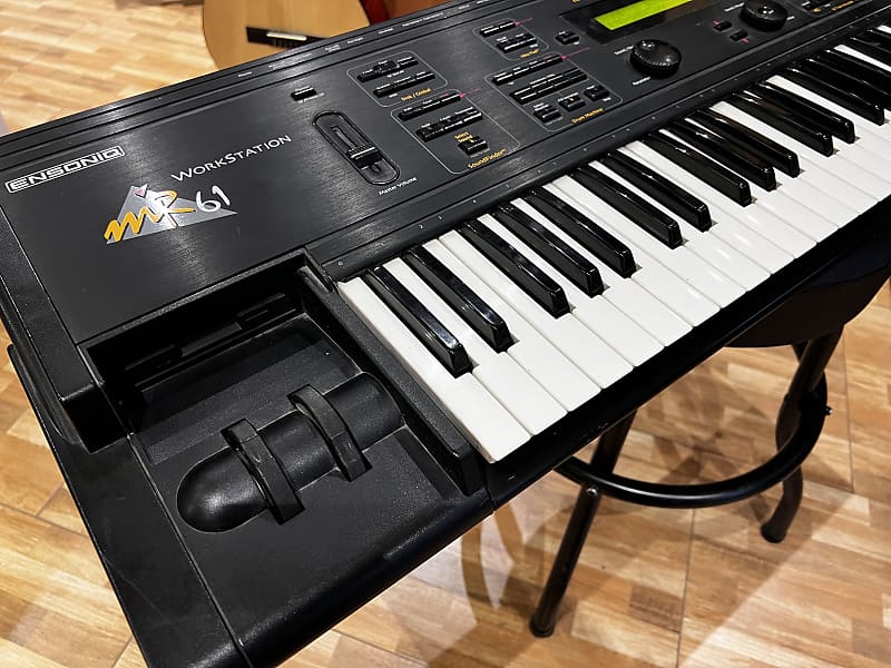 Workstation Ensoniq MR61 1996 Black Reverb