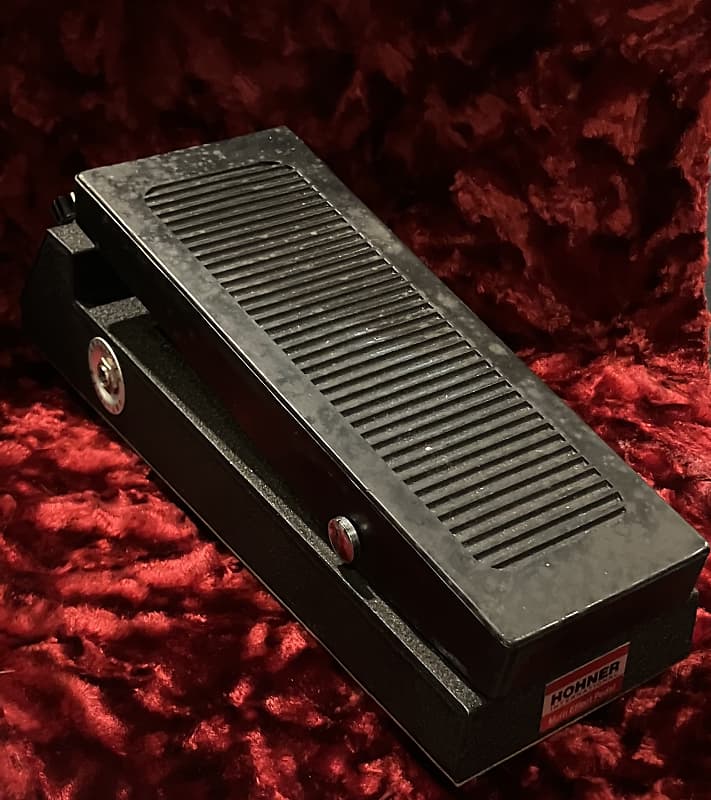 Hohner MultiEffect ME30 Wah/Volume/Siren/Surf/Hurricane Reverb