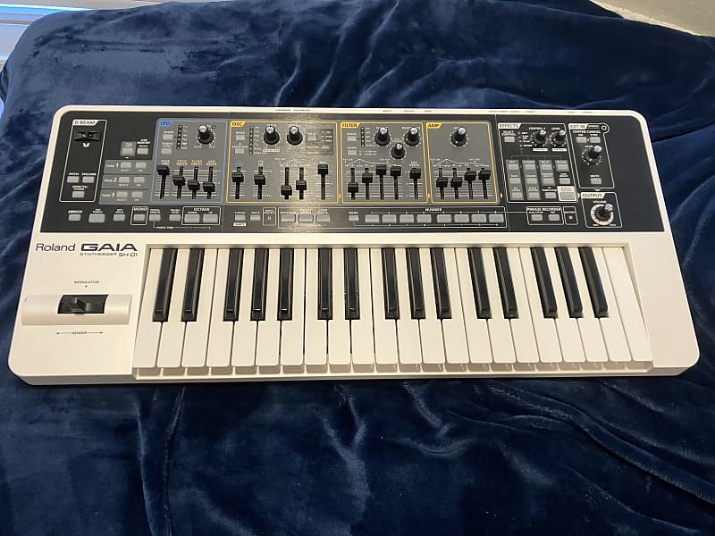 Roland SH-01 GAIA 37-Key Digital Synthesizer | Reverb Canada
