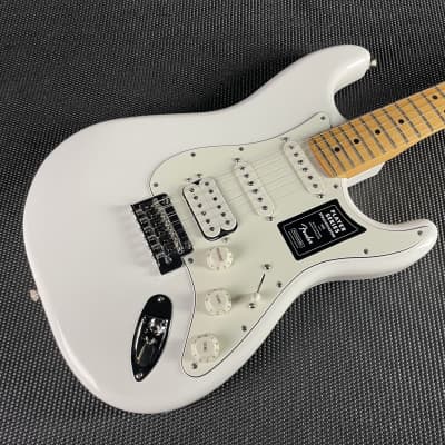 Fender Player Stratocaster HSS, Maple Fingerboard- Polar White (MX21264793) image 2