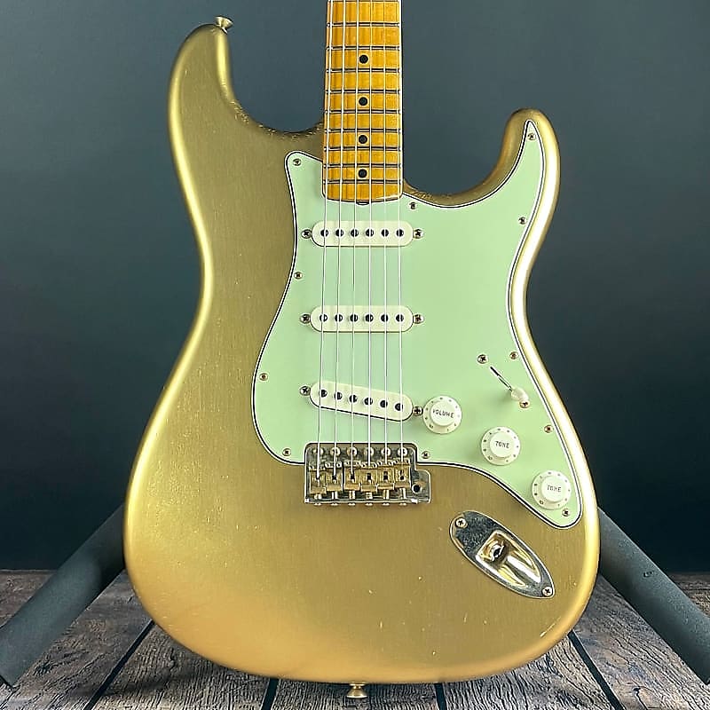 Fender Custom Shop Limited '62 "Bone Tone" Stratocaster, Journeyman Relic- Aged Aztec Gold (7lbs 1oz) image 1