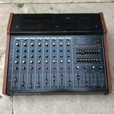 Roland PA-250 | Reverb