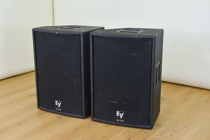 ElectroVoice (EV) SxA250 15" 2Way Powered Speaker PAIR Reverb