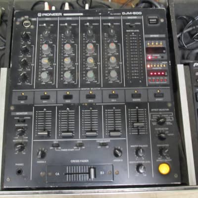 Pioneer DJM-500 Mixer w 2 CDJ-700S Cd Players In Case image 3