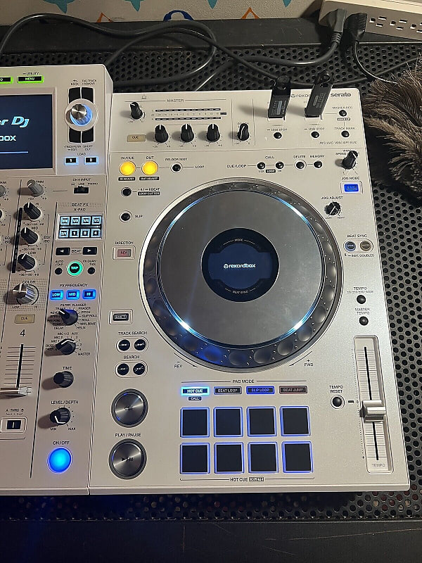 Pioneer DJ XDJ-XZ ホワイト DJコントローラー XDJ-XZ-W 4ch プロフェッショナル オールインワン DJシステム
