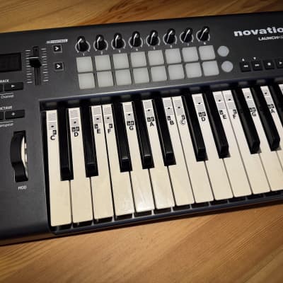 Novation Launchkey 25 MKI MIDI Keyboard Controller 2013 - 2015 - Black