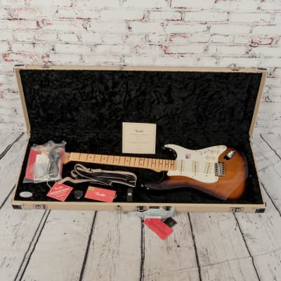 Fender Eric Johnson Stratocaster®, Maple Fingerboard, 2-Color Sunburst image 10