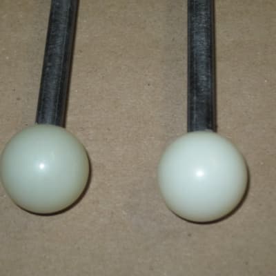 one (new old stock) pair Gambal Manufacturing GPN (UG13GPNXX) Bells, Xylophone Percussive Keyboard MALLETS, 1 inch White Hard Acrylic Ball Heads with Black Synthetic Shafts, with original packaging - from 1990s - early 2000s image 4