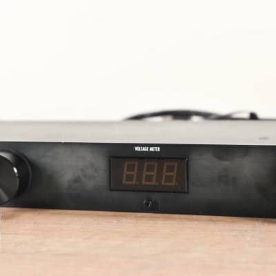 Furman M-8Dx 9-Outlet Power Conditioner CG001YW image 3