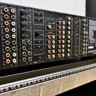 Rotel  RSP-1098. 7.2 Chanel DSP . Pre Amplifier image 12