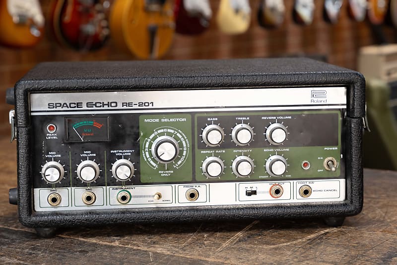 Roland RE-201 Space Echo Tape Delay / Reverb 1974 - 1988 - Black