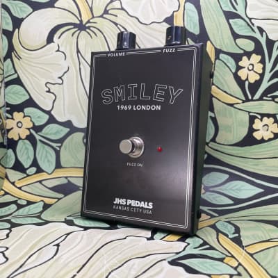 JHS Pedals Legends of Fuzz : Smiley for sale