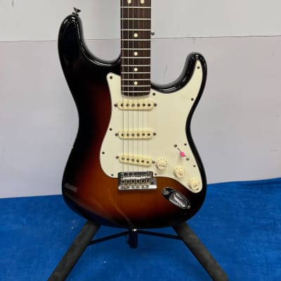 Used Fender Strat Stratocaster Electric Guitar with Case USA 2014 Sunburst 60th Anniversary image 7
