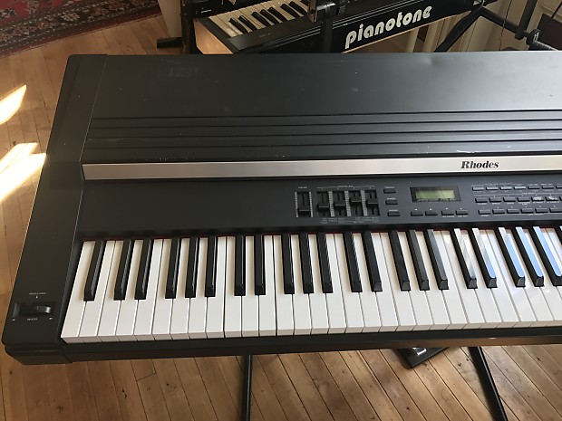Roland Rhodes MK-80 Weighted-Action 88-Key Digital Piano c