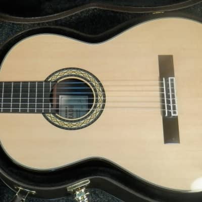 Takamine H8SS Hirade Concert Classical Acoustic Guitar with case image 3