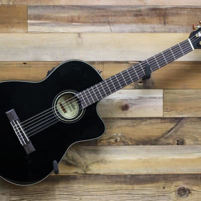 Fender CN-140SCE Thinline Concert Acoustic-Electric Guitar w Fender CN-140SCE Thinline Concert Acoustic-Electric Guitar w