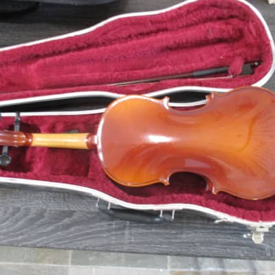 13" viola with case and bow for 9 - 12 year old.  Made in Romania image 3