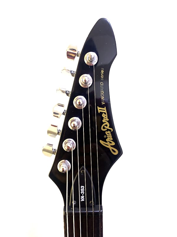 値下げ状態 良好Aria Pro II VA-353 ギター ソㇷトケース付 値下げ状態 良好Aria Pro II VA-353 ギター ソㇷトケース付