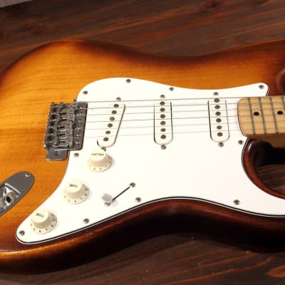 Excellent 1977 Greco Stratocaster - Lawsuit MIJ Japan - Very RARE "Violin" finish - image 10