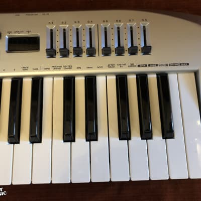 Edirol PCR-30 32-Key USB MIDI Controller Keyboard w/ Manual image 4