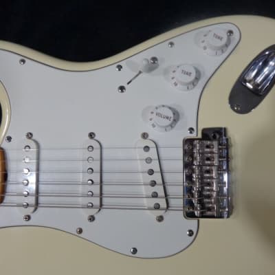 Fender  68 Reverse Headstock Stratocaster 2001 White image 3