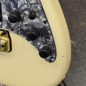Alvarez Custom Classic 6-String Electric Guitar with Hardshell Case image 12