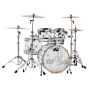 DW Design Series Drum Set 5-Piece Acrylic Shell Pack, Clear 22" DDAC2215CL