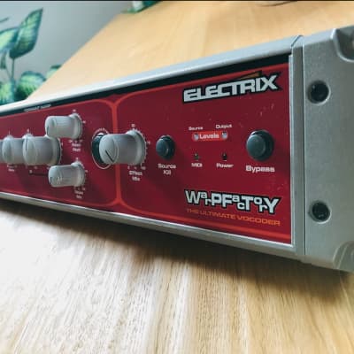 Electrix Warp Factory Ultimate Vocoder 2000s - Red