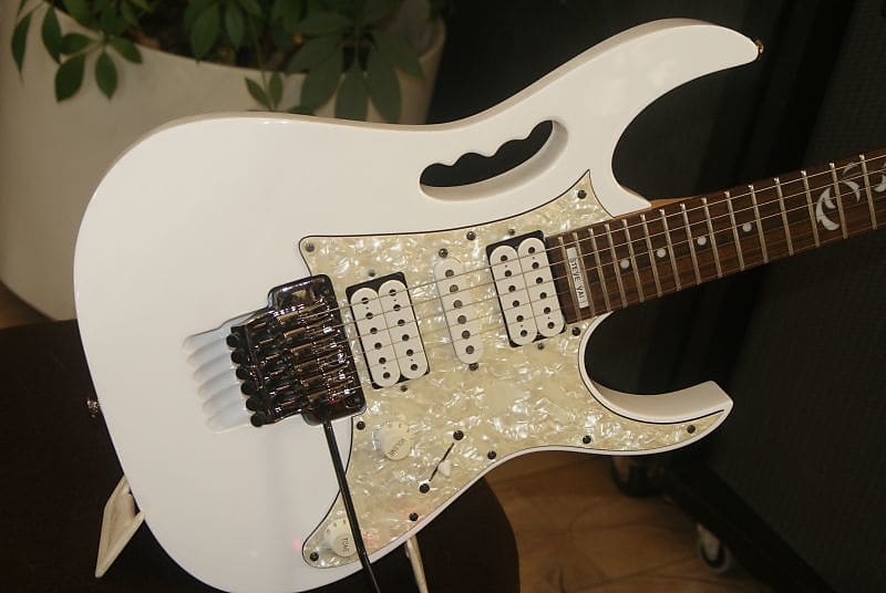 IBANEZ JEM555 \"Steve Vai\" モデル 2003 Ibanez JEM555 Steve Vai Signature BK – Bigfoot-Guitars