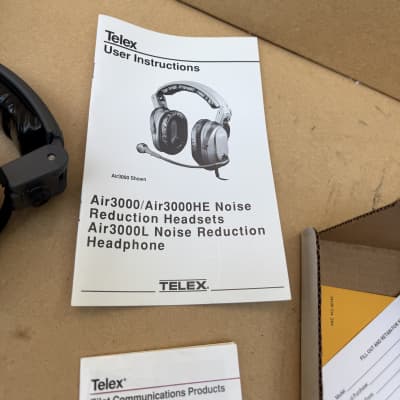 Telex Aviation noise reduction headset headphones microphone set / pilot image 7