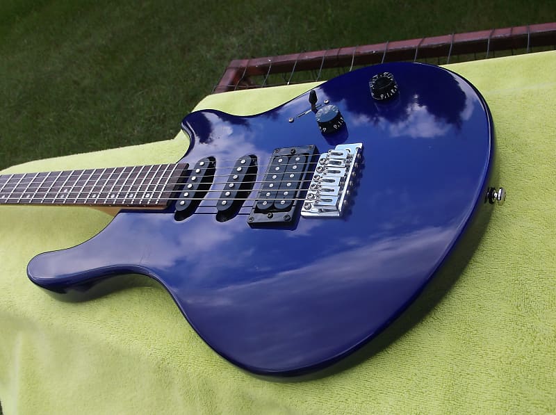 1998 Washburn BT-4/DB Maverick Pro Blue Electric Guitar