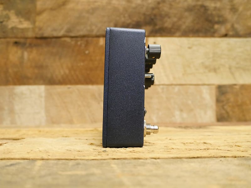 Walrus Audio Descent Reverb Review - Premier Guitar