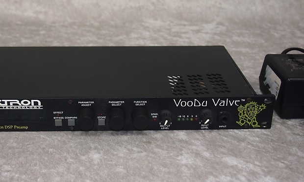 Rocktron VooDu Valve チューブ駆動 DSPプリアンプ Rocktron VooDu Valve チューブ駆動 DSPプリアンプ