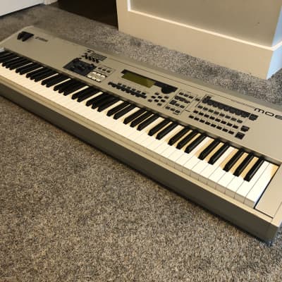 Yamaha MO 8 Production Synthesizer 2000s - Gray