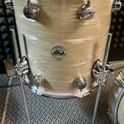 DW Collector’s Series “333” Pure Maple Drum Set 12/14/20 - Creme Oyster FinishPly image 5