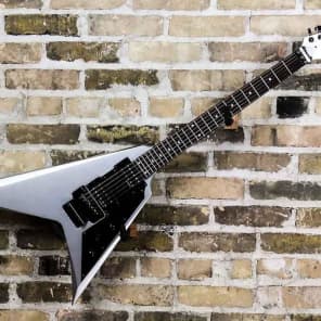 Cort VX-2V コルト ランディV フライングV タイプ 変形ギター