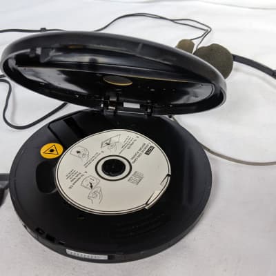 ONN Model ONB15AV201 Personal Portable CD Player with FM Radio, Headphones image 5