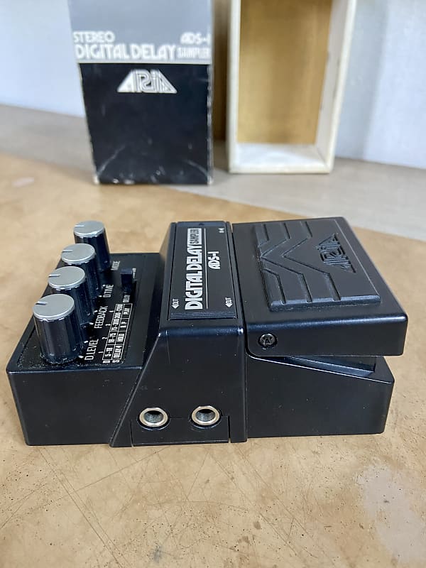 ギター ARIA DIGITAL DELAY SAMPLER ADS-1 Vintage Aria ADS-1 Digital Delay & Sampler Effects Pedal