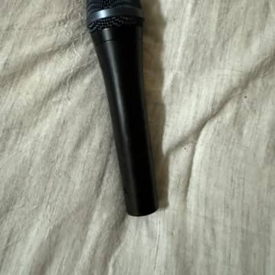 Sennheiser e935 Handheld Cardioid Dynamic Vocal Microphone 2003 - Present - Black