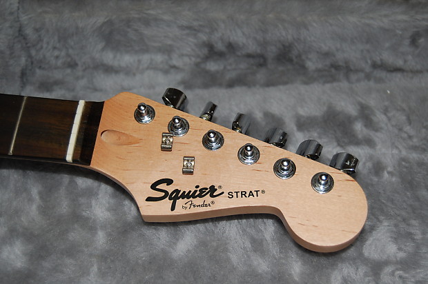Squier Stratocaster Special Edition SE 2011 Rosewood Neck with Tuners