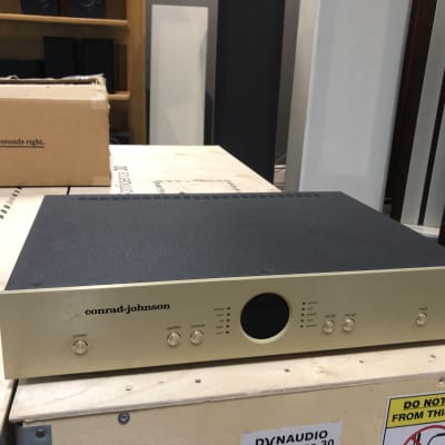 Conrad Johnson ET3 Preamplifier Line Stage with Phono image 2
