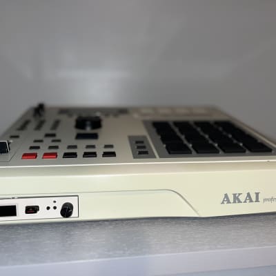 Custom Akai MPC2000 - New LCD - Maxed RAM - All New Tact switches & Button LEDs & more image 4