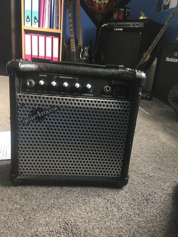 Gear4music  S15b 15 watts bass amplifier  Black image 1