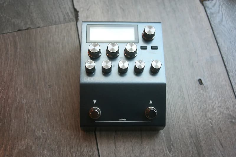 BOSS IR-200 Amp and IR Cabinet image 1