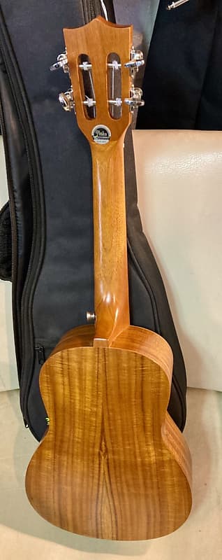 廃盤　ウクレレ kaka kuc-70 ukulele-kaka-concert-kuc-70.