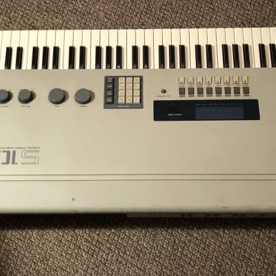 Akai S1000 Midi Stereo Digital Sampler | Reverb